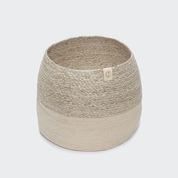 Cloud7 кошница за съхранение от 100% юта в естествени нюанси, идеална за организиране на кучешки играчки.