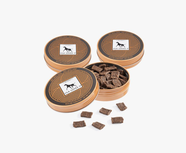 Меки лакомства с козе месо Lila Loves It в опаковки с показани лакомства.