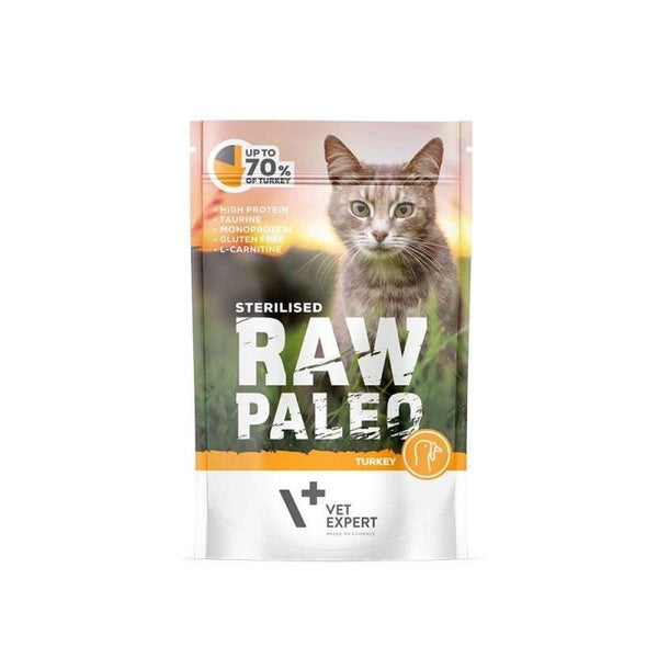 Пауч Raw Paleo Cat Sterilised Turkey - високомаслена котешка храна с 70% пуешко месо в 100 г опаковка.