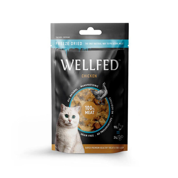 Wellfed freeze dried chicken treats for cats, 100% meat, hypoallergenic, and grain-free packaging.